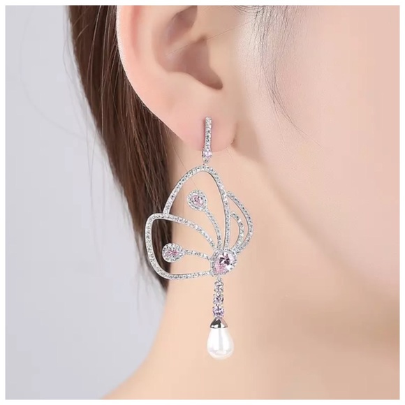 Swarovski Crystals Tien Butterfly Earrings - Picture 5 of 5